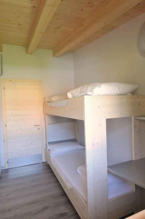 Bungalows Chalets Lago Di Molveno Rom bilde