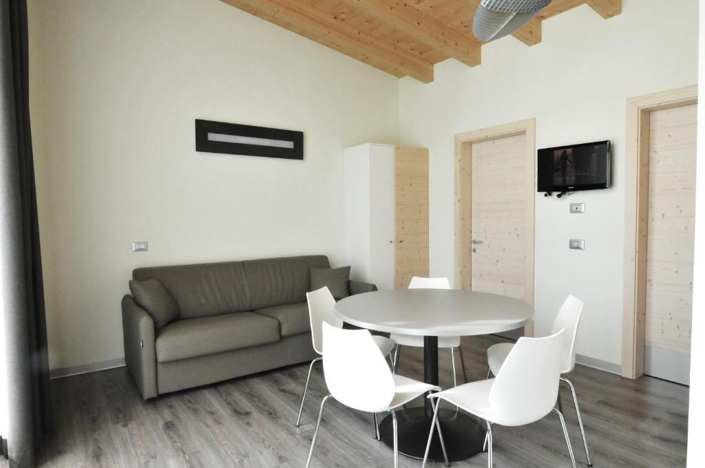 Bungalows Chalets Lago Di Molveno Rom bilde