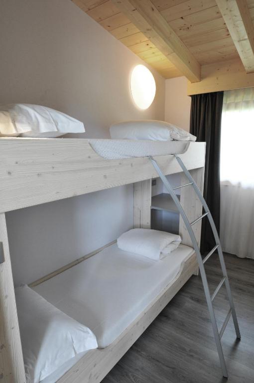 Bungalows Chalets Lago Di Molveno Rom bilde