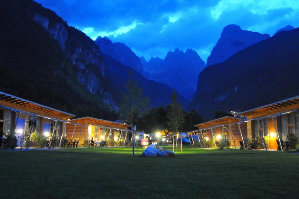 Bungalows Chalets Lago Di Molveno Rom bilde